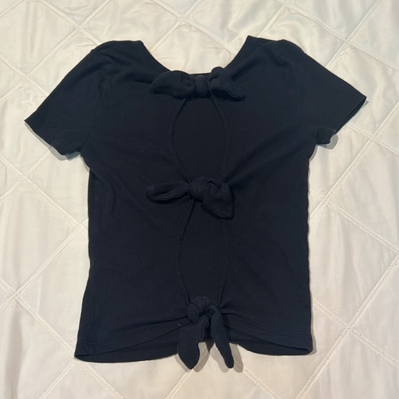 Hollister Tee Shirt - Picture 2 of 3